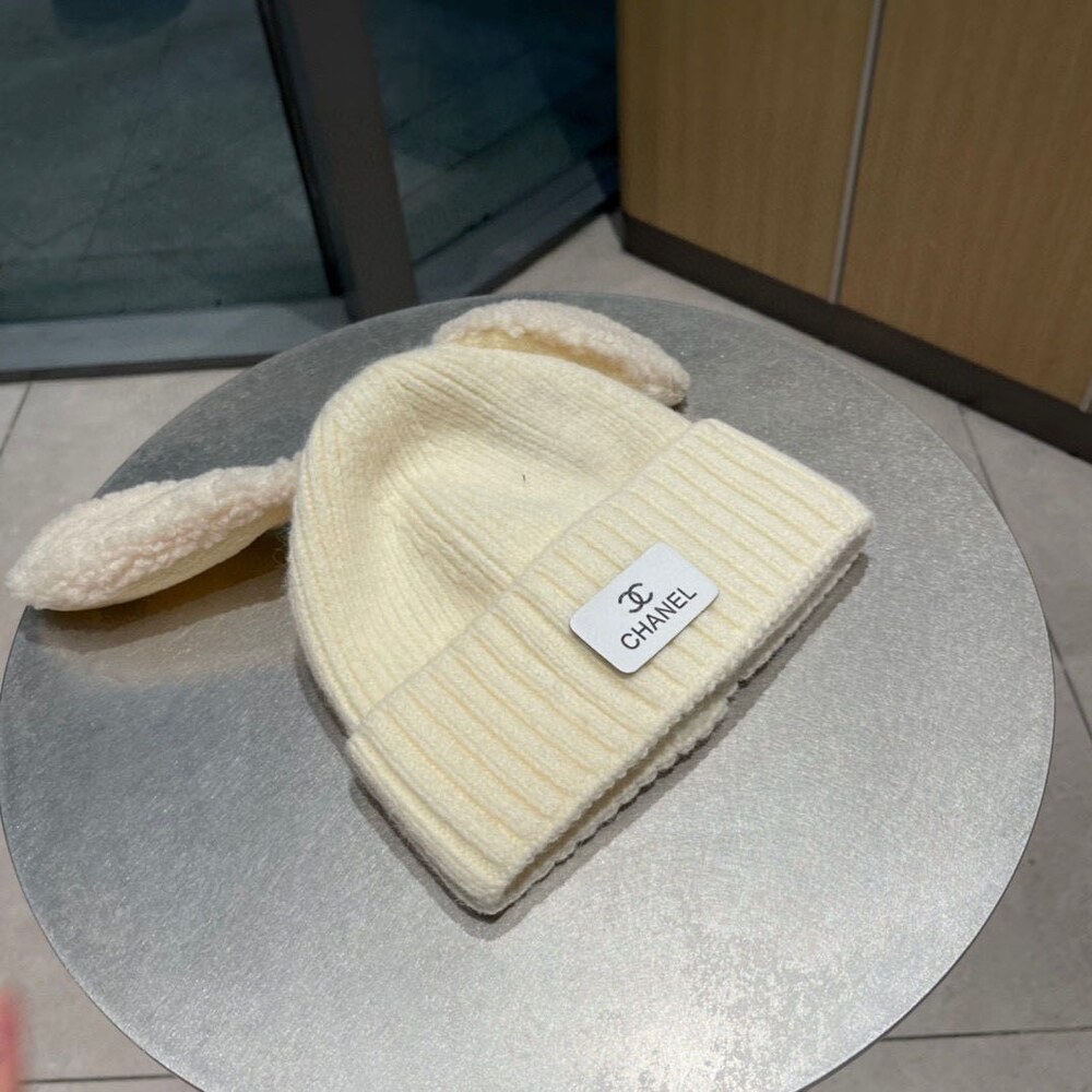 Chanel Teddy Ear Knit Beanie - Picture 6 of 7